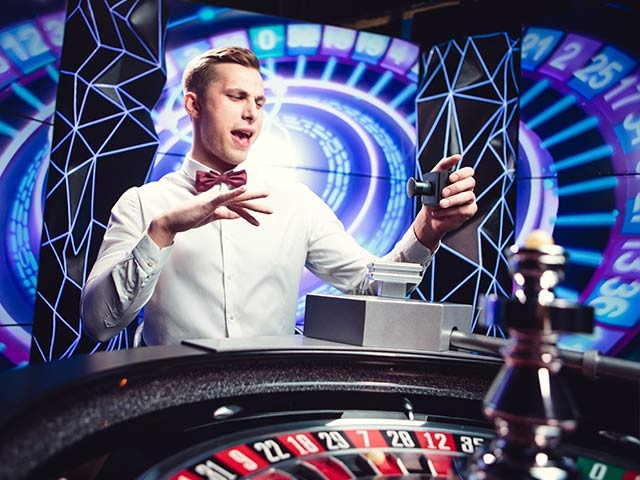 Double ball roulette