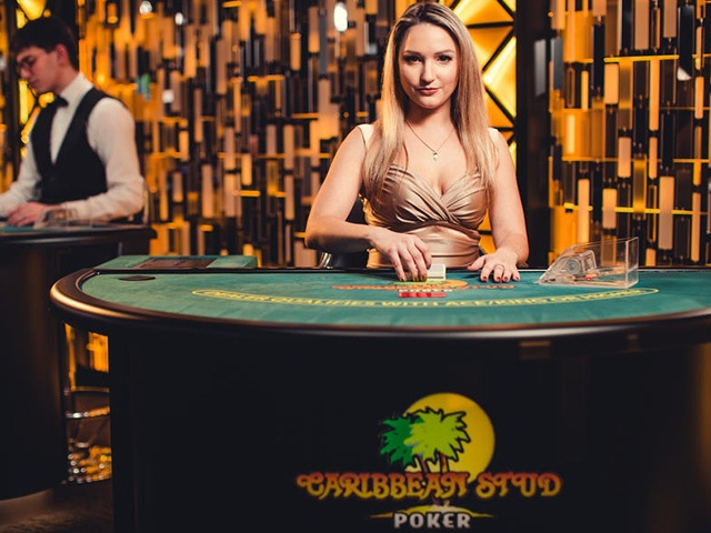 Spela Caribbean Stud Poker
