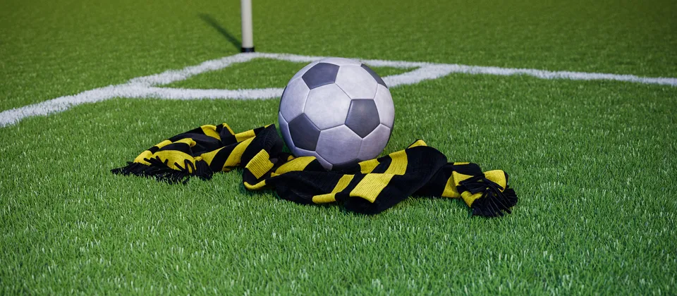 Bild på en fotboll och en supporterhalsduk med allsvenska laget Elfsborgs färger
